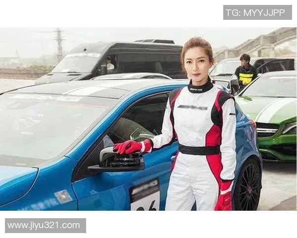 宝马汽车携手足球明星共谱激情赛场与豪华驾驭的完美结合